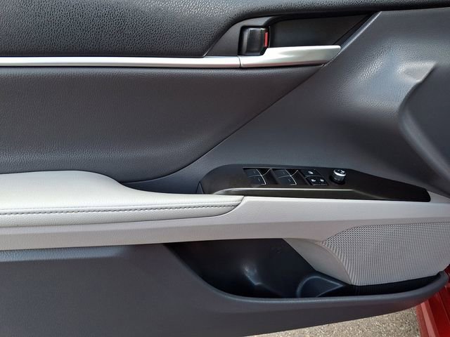 Used 2023 Toyota Camry XSE FWD image 13