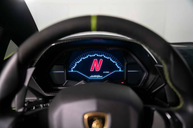 Used 2016 Lamborghini Aventador LP 750-4 Superveloce AWD/4WD image 18