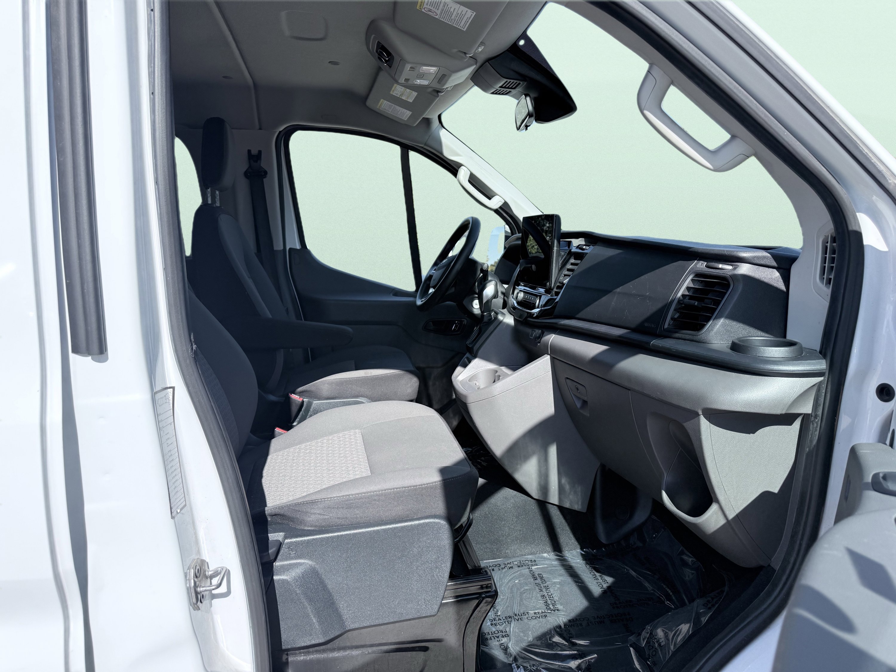 Used 2023 Ford Transit 350 XLT image 19