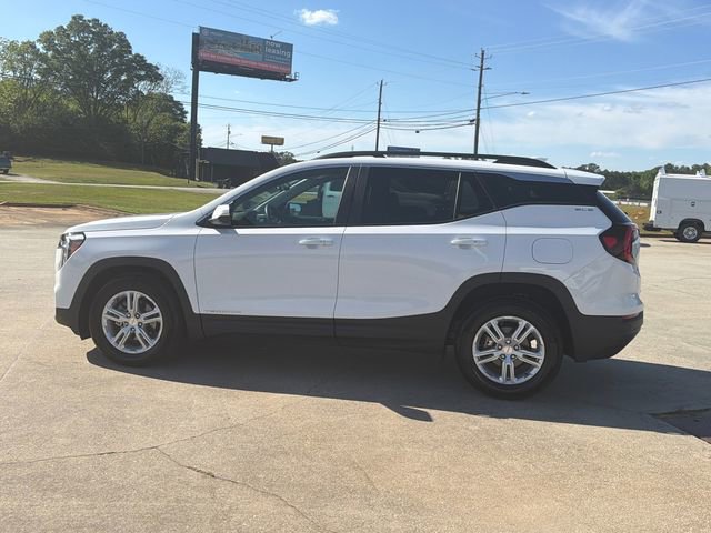 Used 2024 GMC Terrain SLE w/ Driver Convenience Package image 8