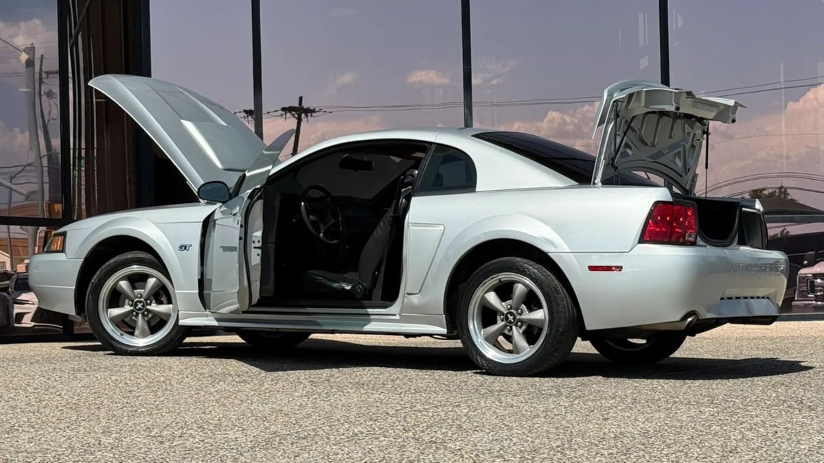 Used 2001 Ford Mustang GT Premium RWD image 29