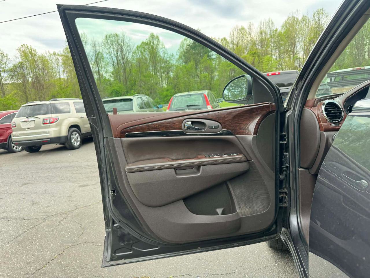 Used 2014 Buick Enclave Leather image 9