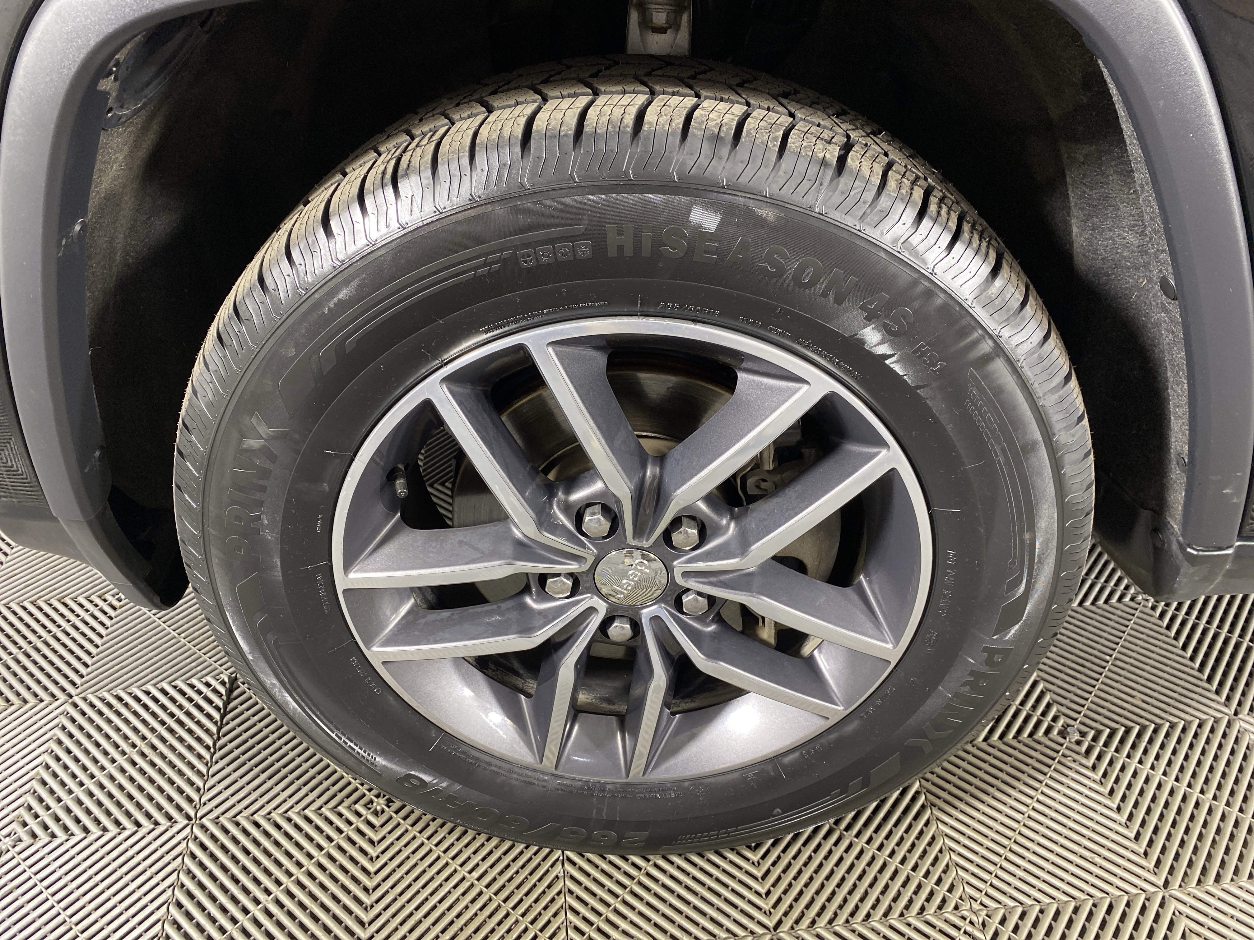 Used 2018 Jeep Grand Cherokee Limited w/ Luxury Group II image 15