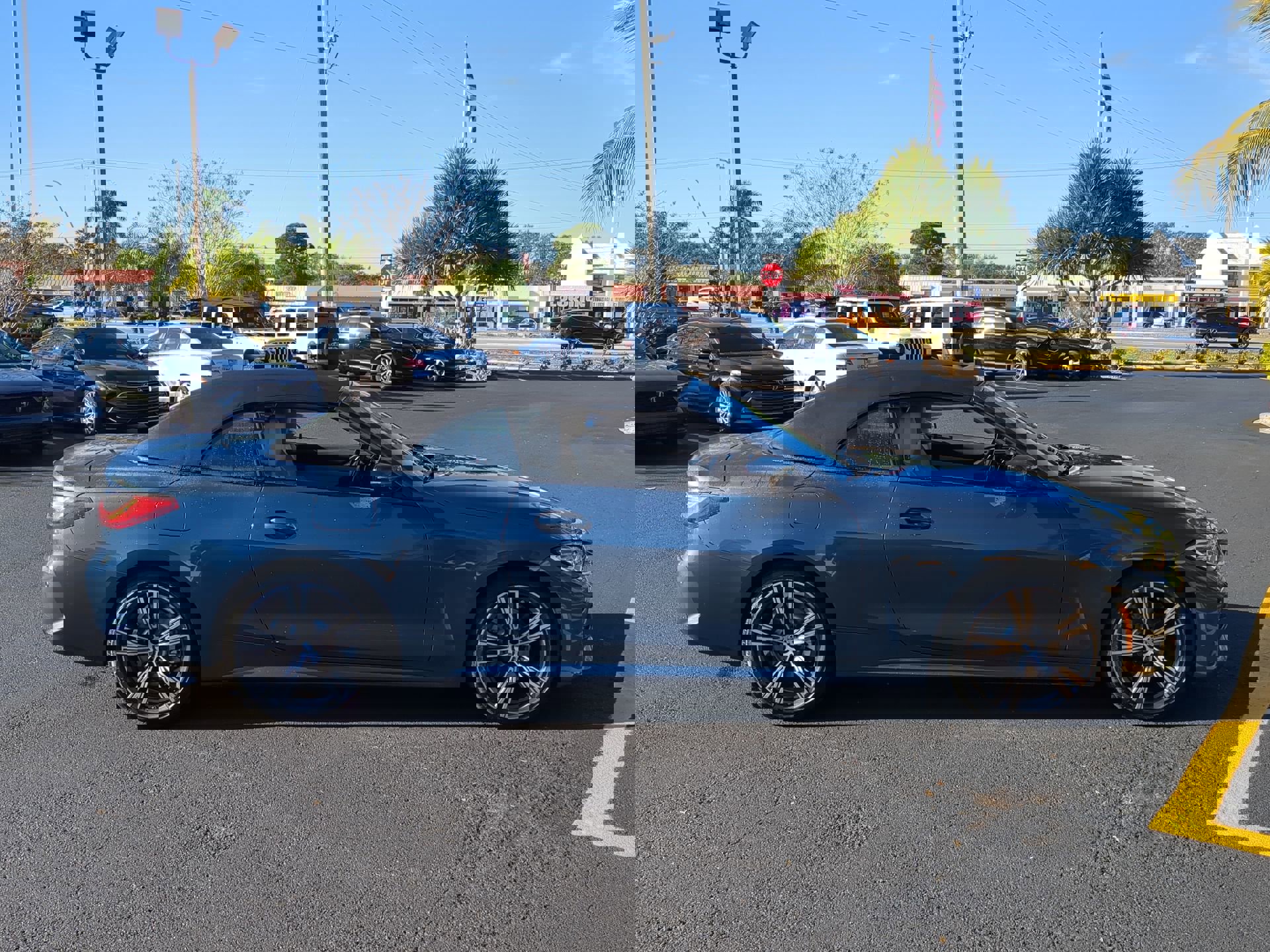 Used 2023 BMW 430i xDrive Convertible w/ M Sport Package image 5