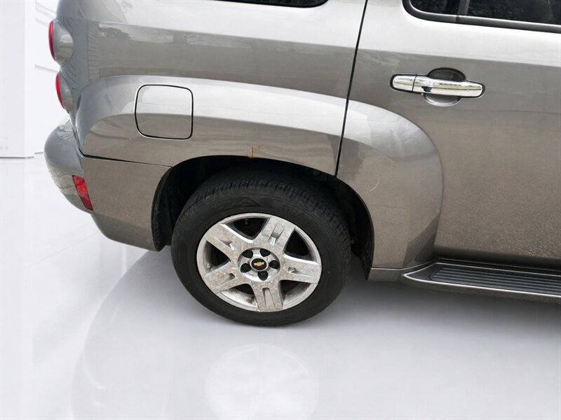 Used 2011 Chevrolet HHR LT FWD image 16