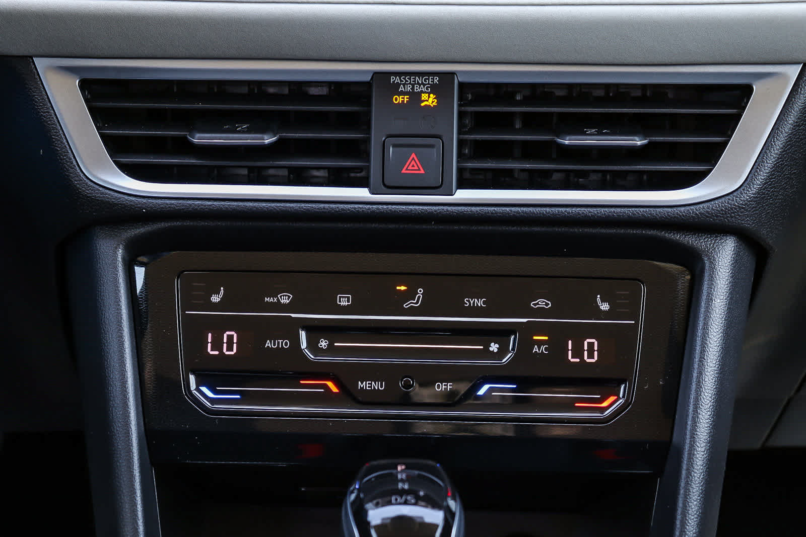 New 2025 Volkswagen Taos SE FWD image 14