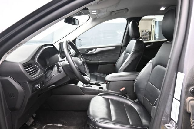 Used 2024 Ford Escape Platinum AWD/4WD image 17