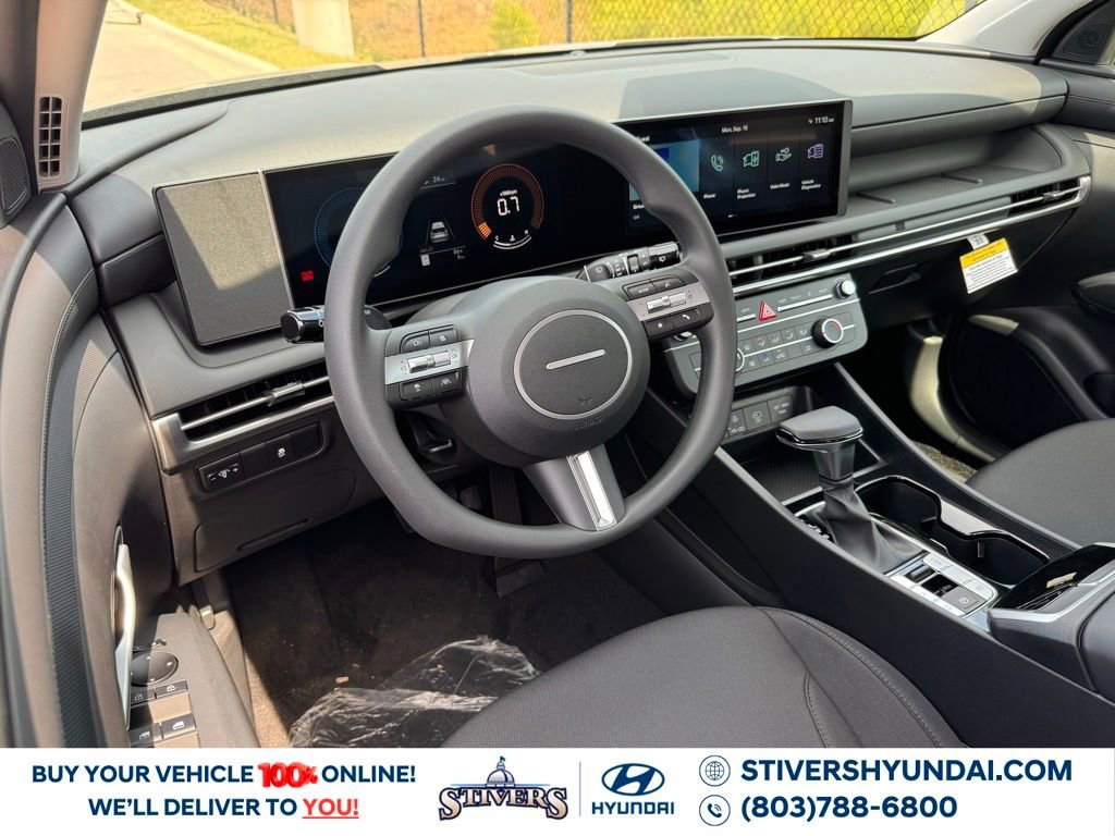 Certified 2026 Hyundai Tucson SE image 2