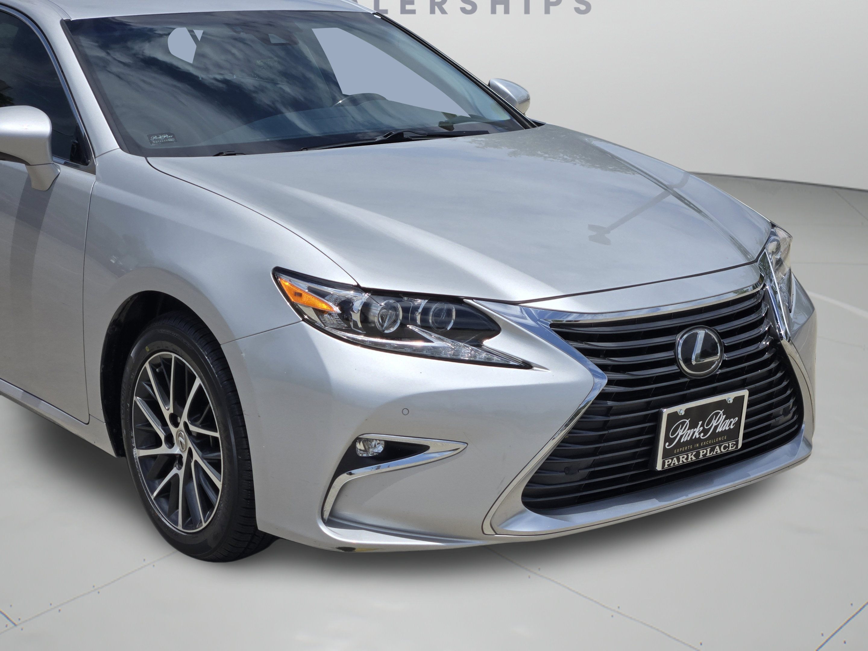 Used 2017 Lexus ES 350 w/ Luxury Package FWD image 33
