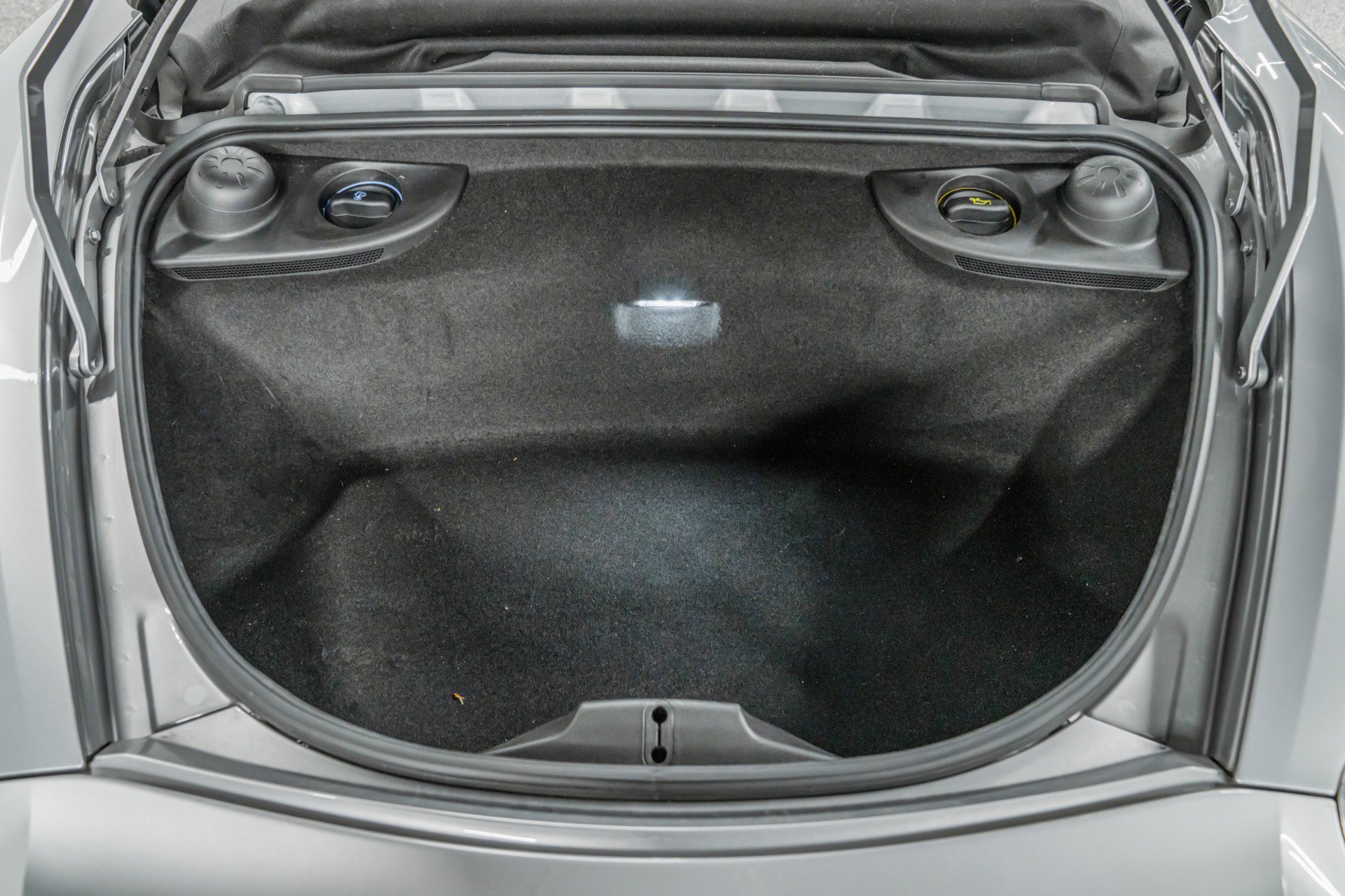 Used 2016 Porsche Boxster Spyder image 17