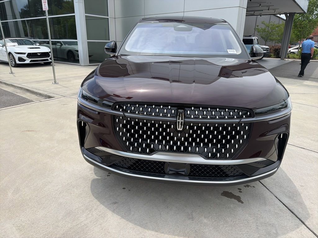 Used 2024 Lincoln Nautilus Premier w/ Equipment Group 102A AWD/4WD image 2