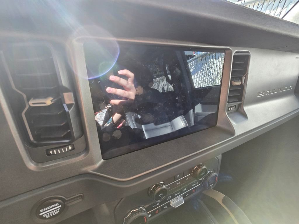 Used 2025 Ford Bronco Badlands image 14