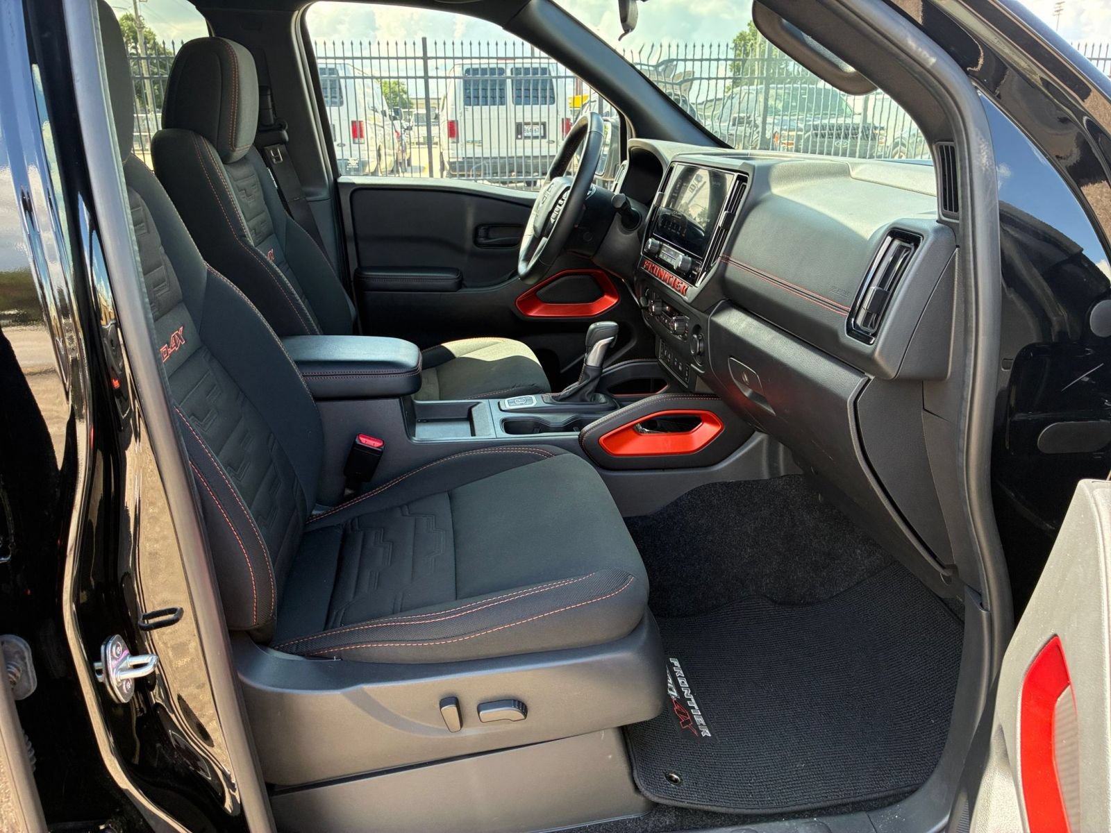 Used 2026 Nissan Frontier PRO-4X AWD/4WD image 35