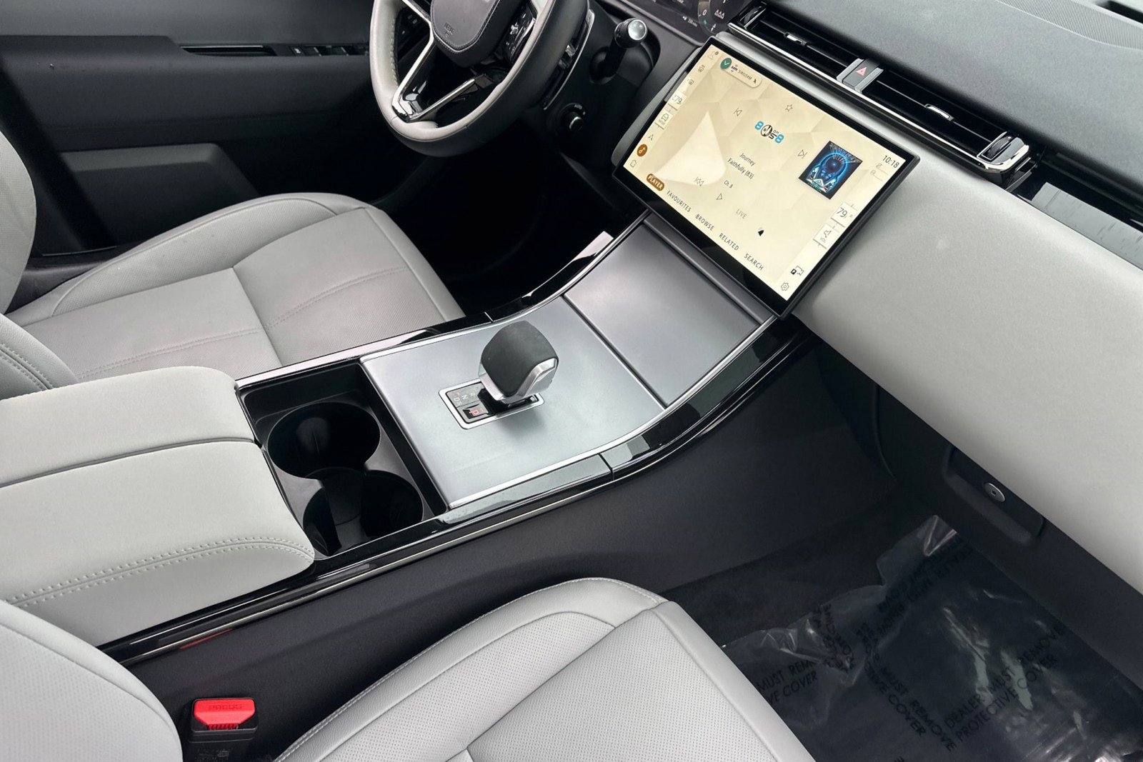 Certified 2025 Land Rover Range Rover Velar S image 32