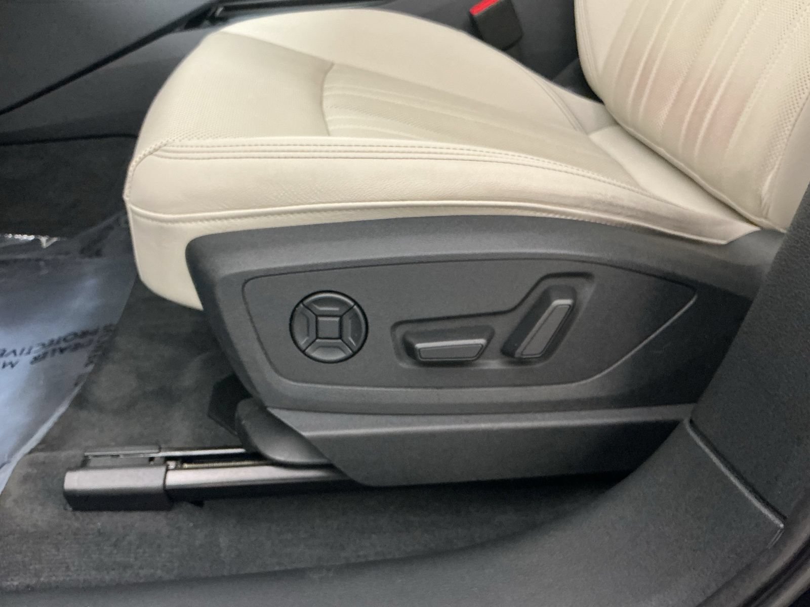 Used 2024 Audi Q8 e-tron Premium Plus w/ Premium Plus Package AWD/4WD image 13