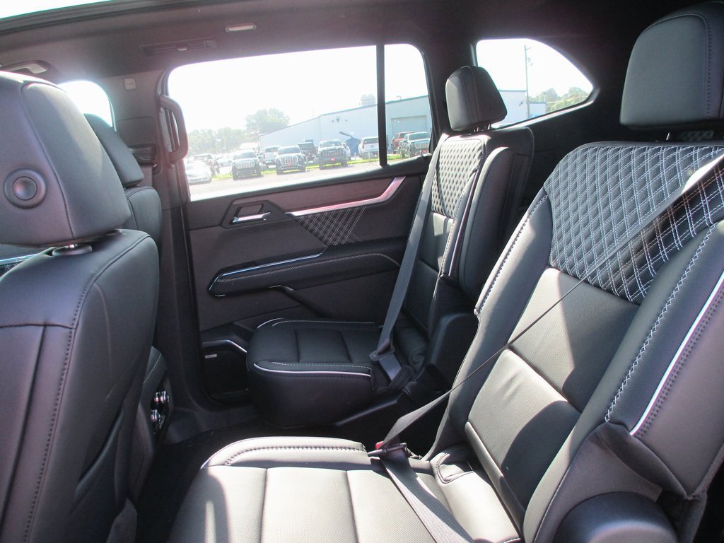 New 2025 GMC Acadia Denali image 17