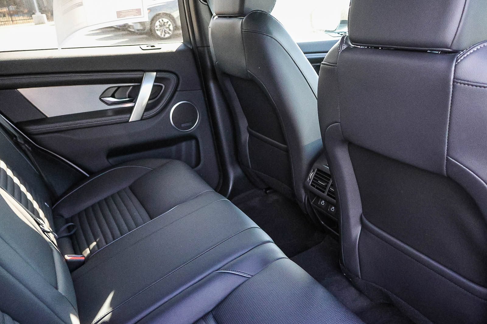New 2026 Land Rover Discovery Sport Landmark AWD/4WD image 19