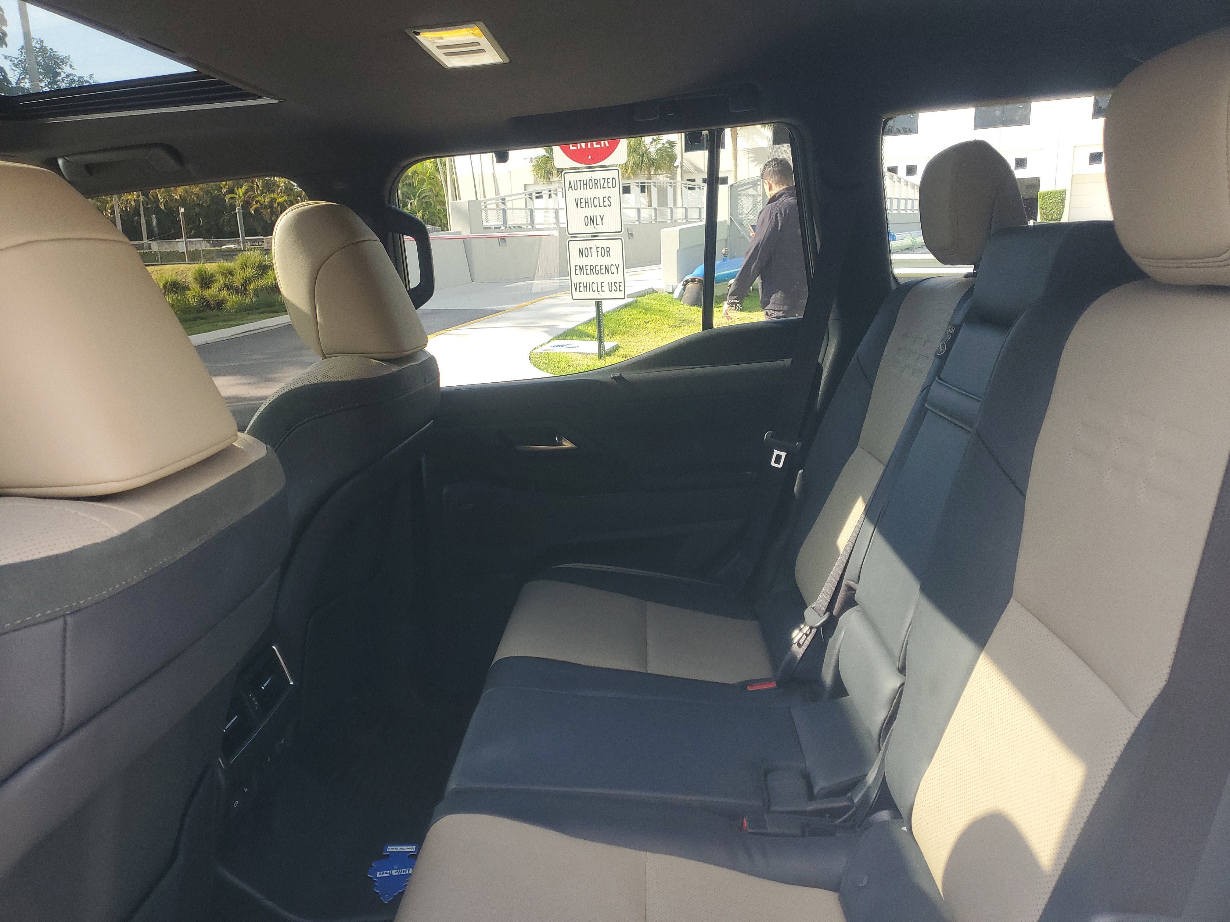 Used 2024 Lexus GX 550 image 11