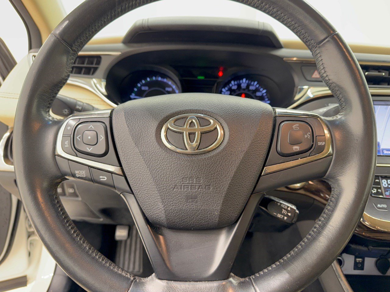 Used 2014 Toyota Avalon Limited FWD image 10