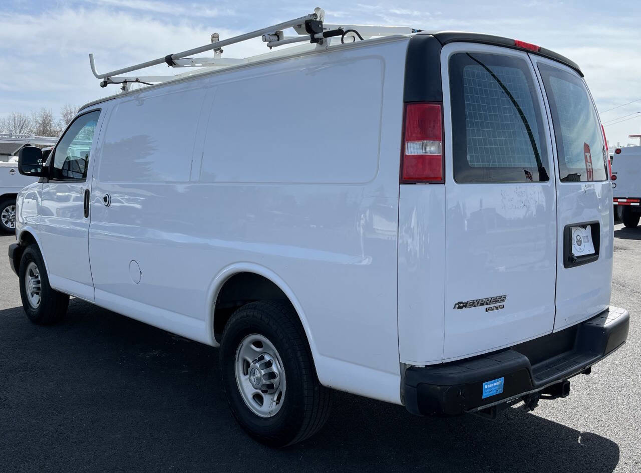 Used 2015 Chevrolet Express 2500 RWD image 7
