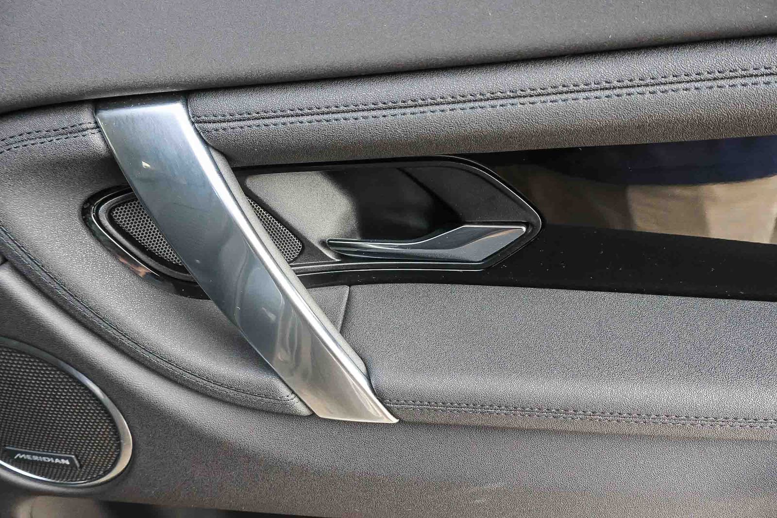 Used 2025 Land Rover Discovery Sport S image 20