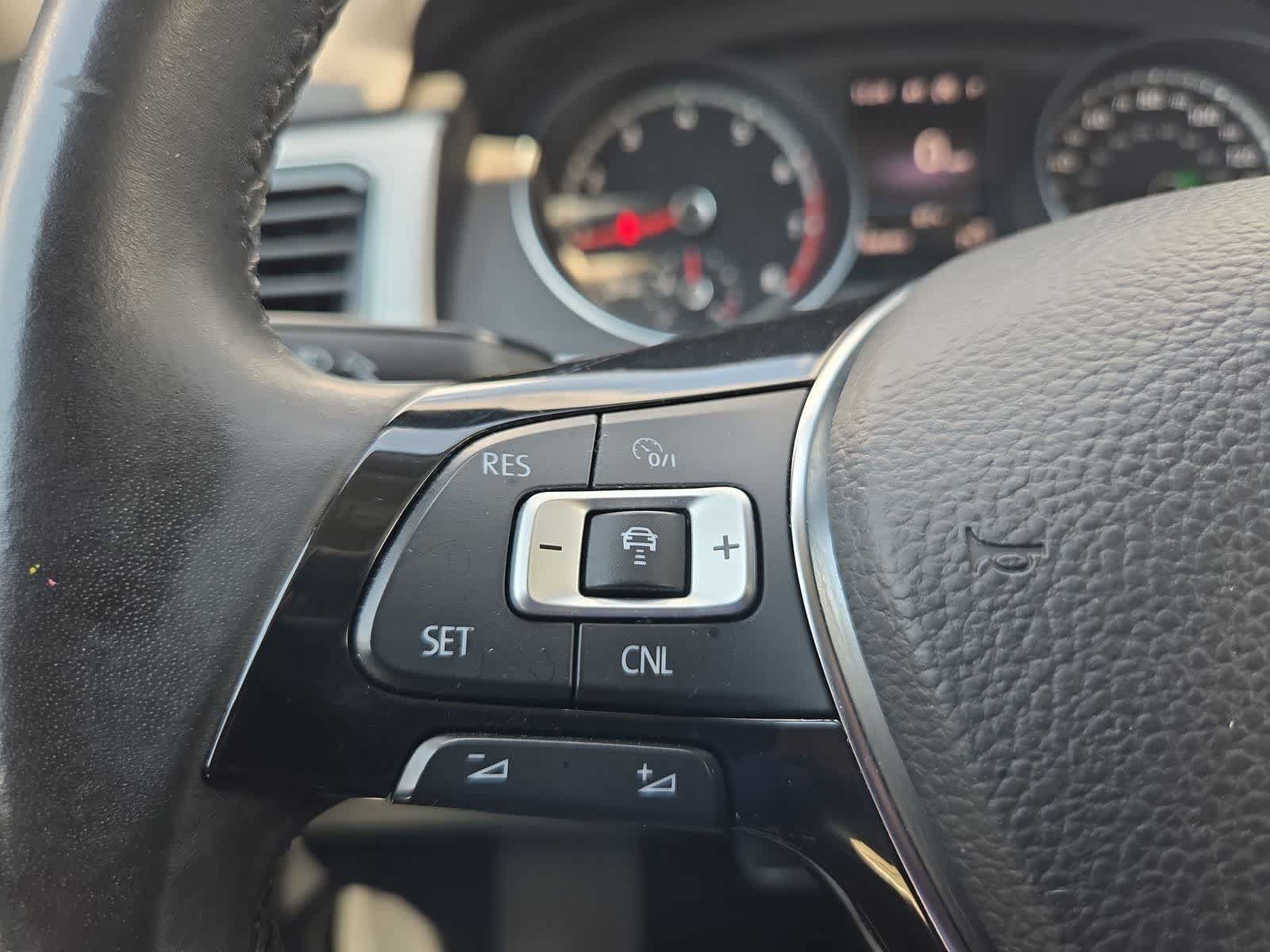 Used 2018 Volkswagen Atlas SEL FWD image 23
