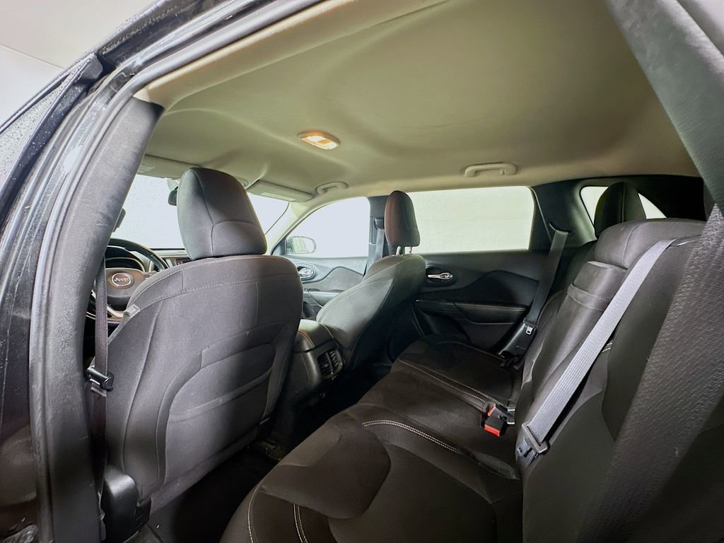 Used 2015 Jeep Cherokee Latitude image 13