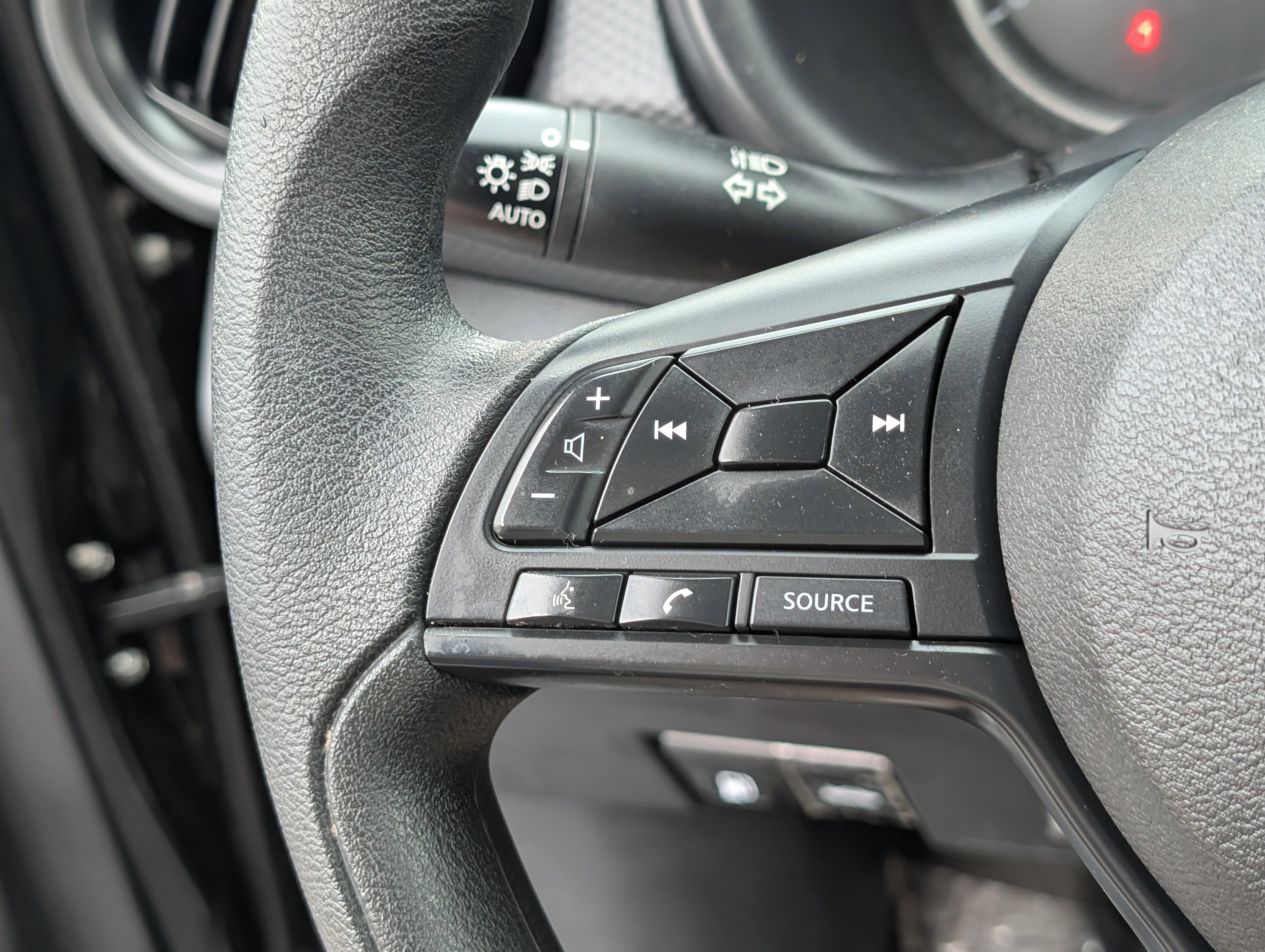Used 2024 Nissan Kicks S image 18