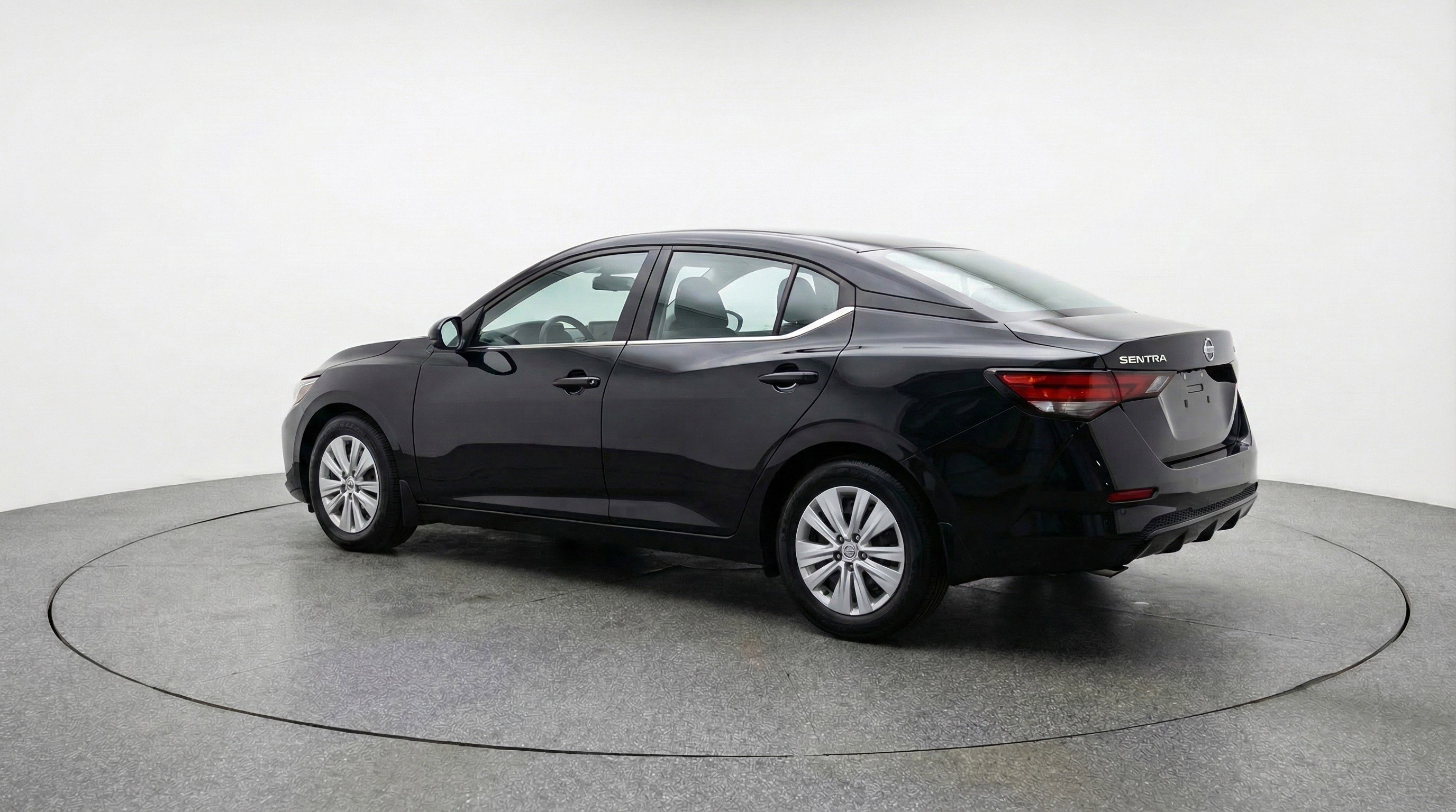 Used 2025 Nissan Sentra S image 6