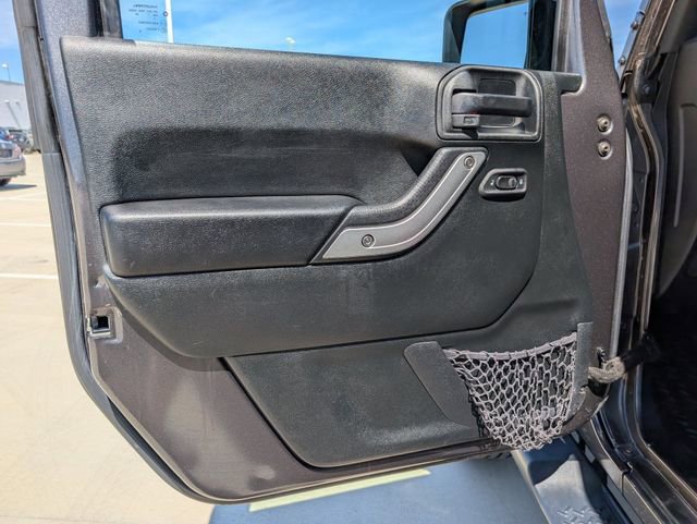 Used 2017 Jeep Wrangler Unlimited Sahara w/ Connectivity Group image 22