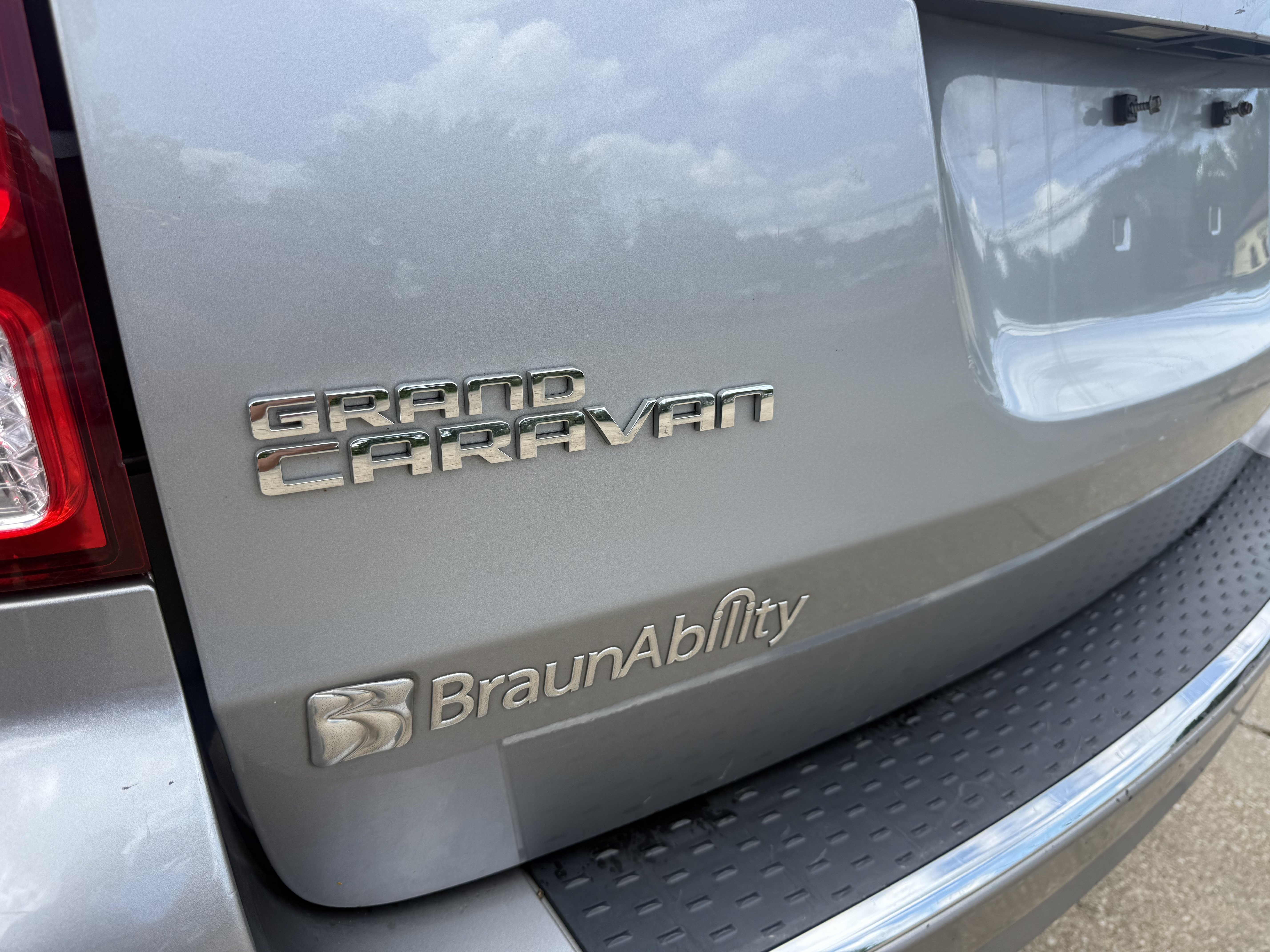 Used 2015 Dodge Grand Caravan SE w/ Quick Order Package 29E SE FWD image 10