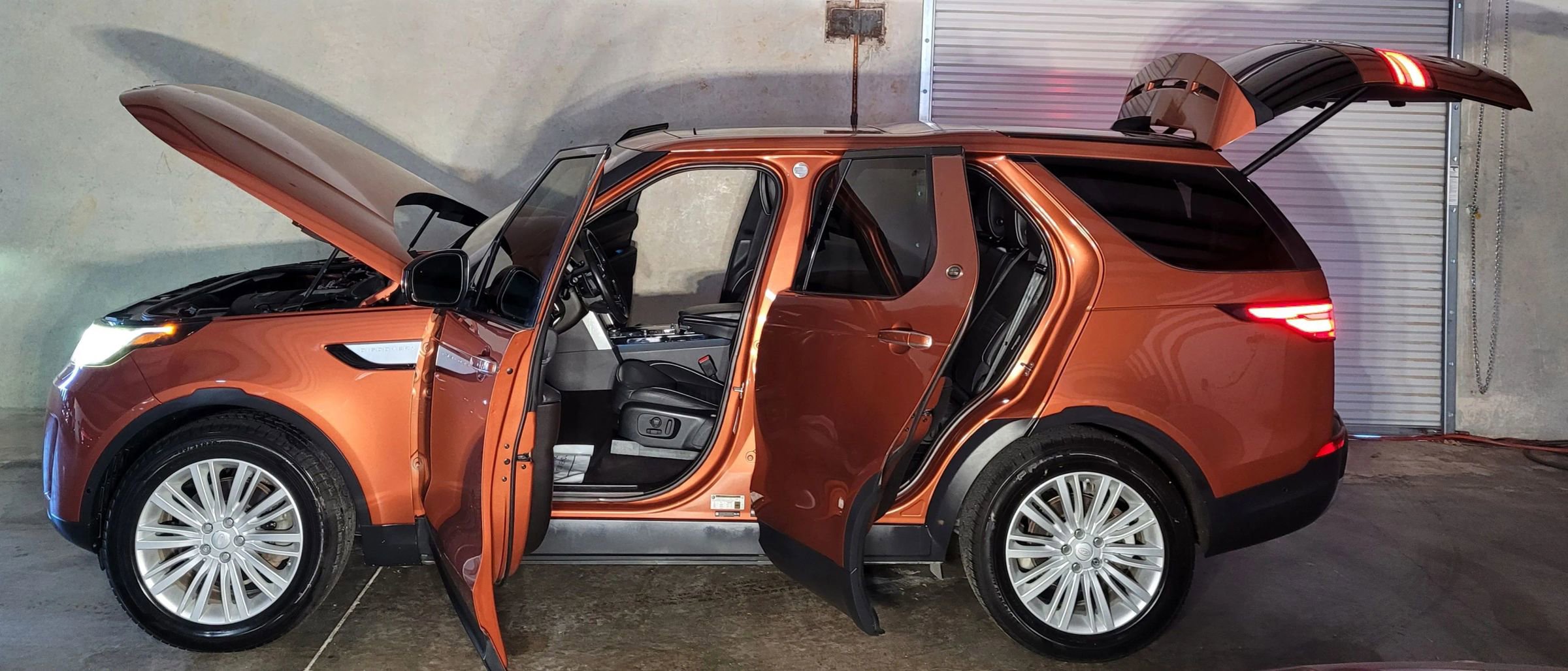 Used 2018 Land Rover Discovery HSE Luxury image 16