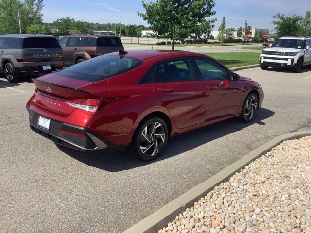 Used 2025 Hyundai Elantra Sport w/ Cargo Package FWD image 5