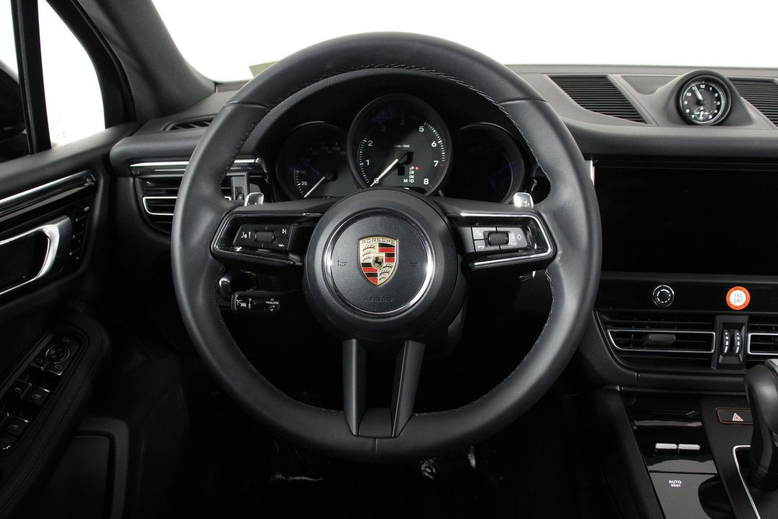 Certified 2026 Porsche Macan image 12