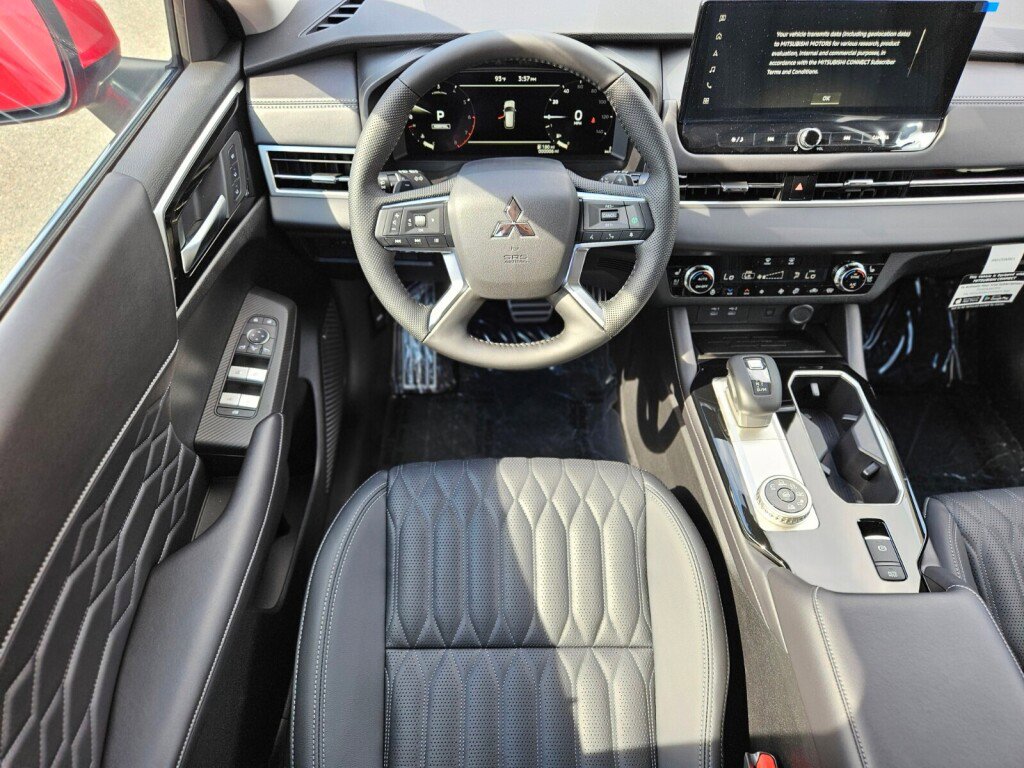 New 2025 Mitsubishi Outlander SEL image 12