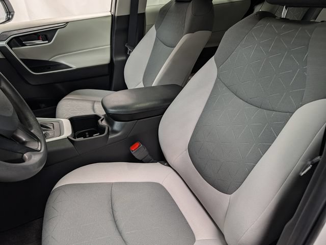 Used 2022 Toyota RAV4 XLE w/ Convenience Package AWD/4WD image 10
