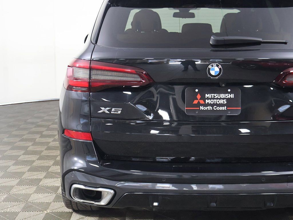 Used 2022 BMW X5 xDrive40i AWD/4WD image 16
