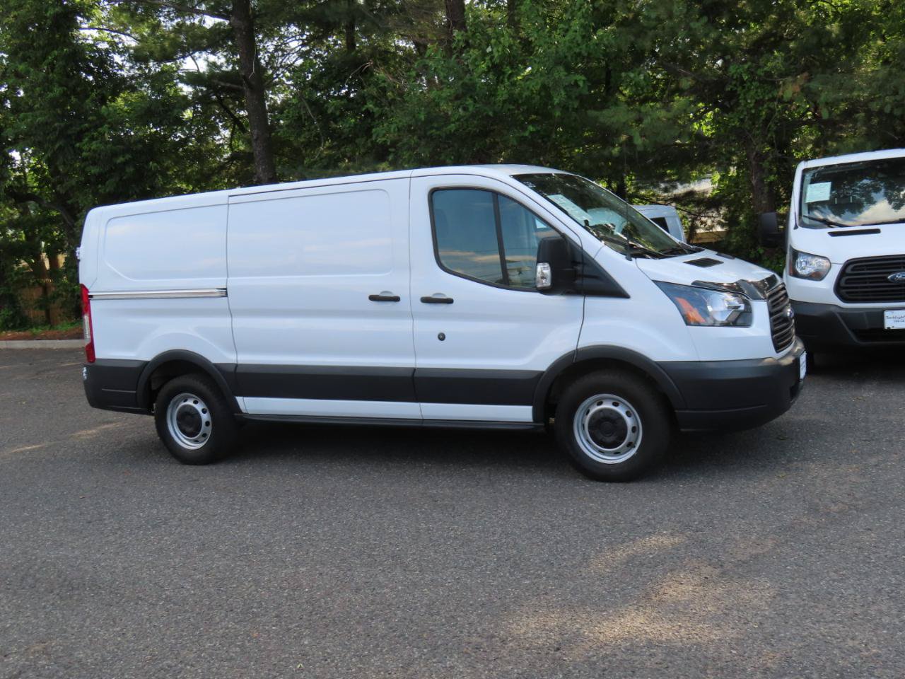 Used 2018 Ford Transit 150 130 Low Roof RWD image 6