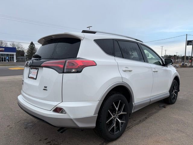 Used 2016 Toyota RAV4 SE AWD/4WD image 5