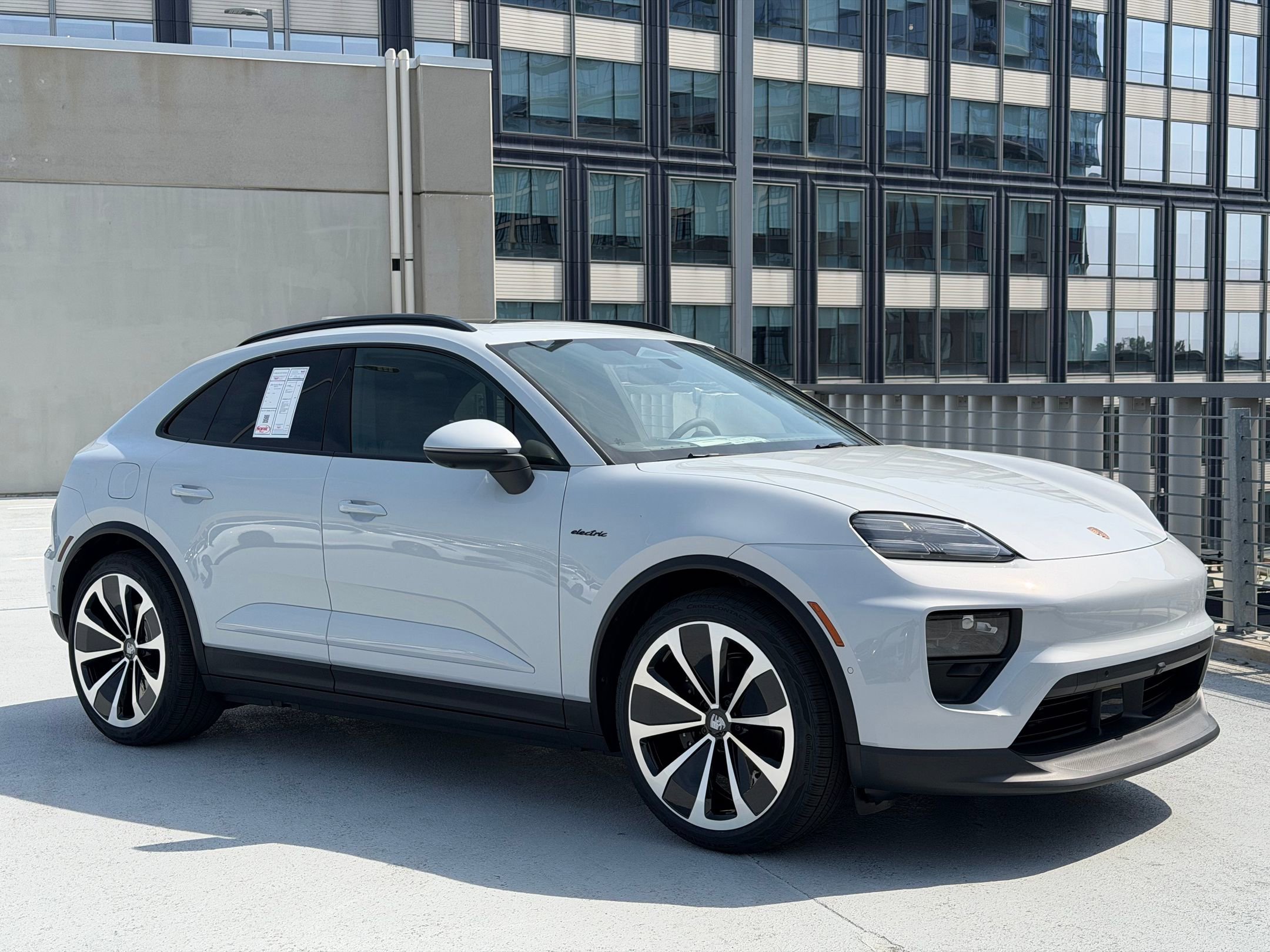 New 2026 Porsche Macan 4 Electric AWD/4WD image 9