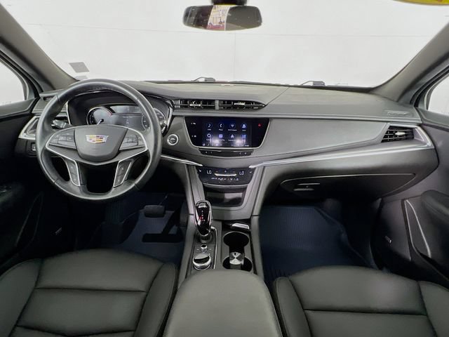 Used 2025 Cadillac XT5 Luxury FWD image 24