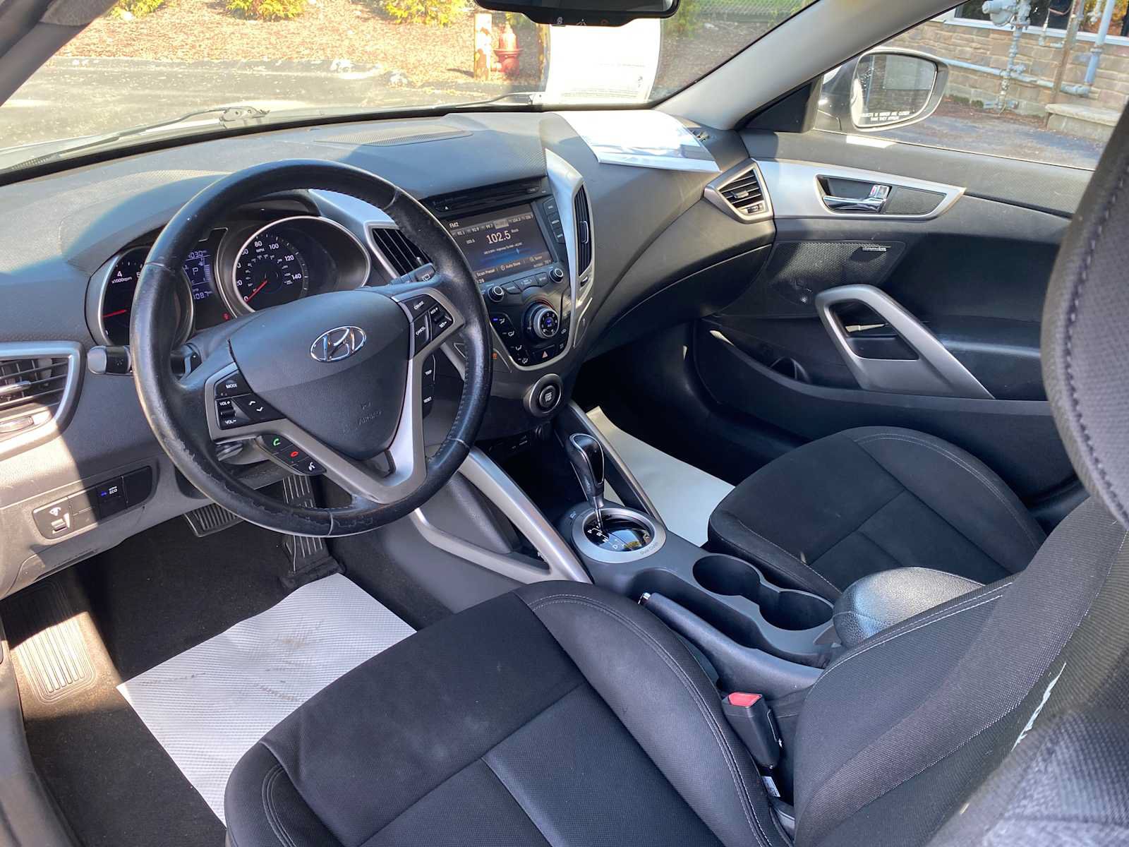 Used 2013 Hyundai Veloster RE:MIX Edition FWD image 7
