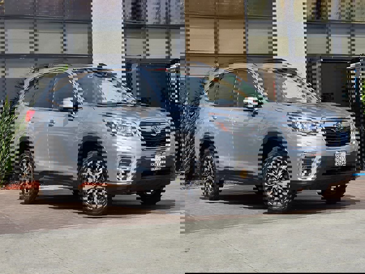 Used 2020 Subaru Forester Limited image 3