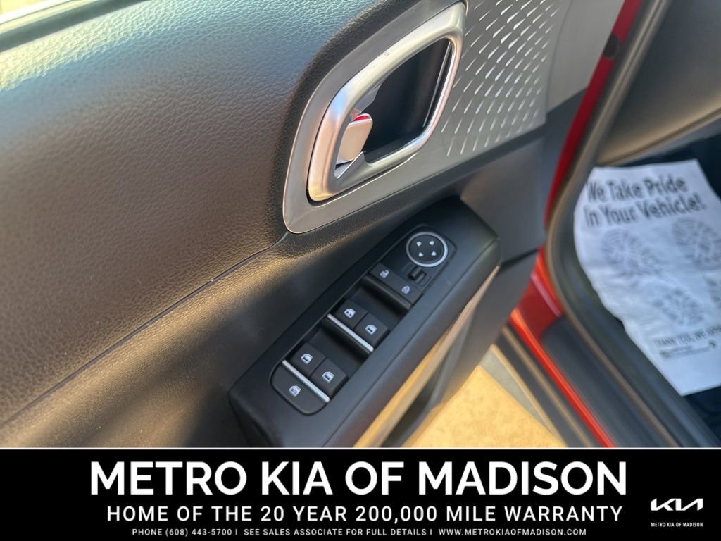 Used 2023 Kia Soul LX image 12