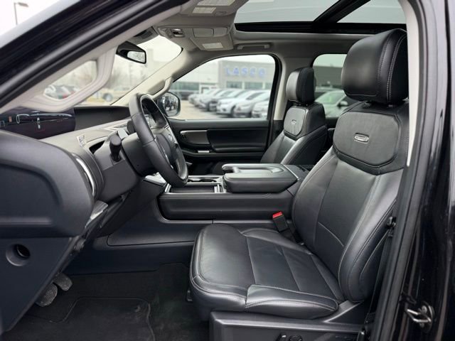 Certified 2025 Ford Expedition Platinum image 2