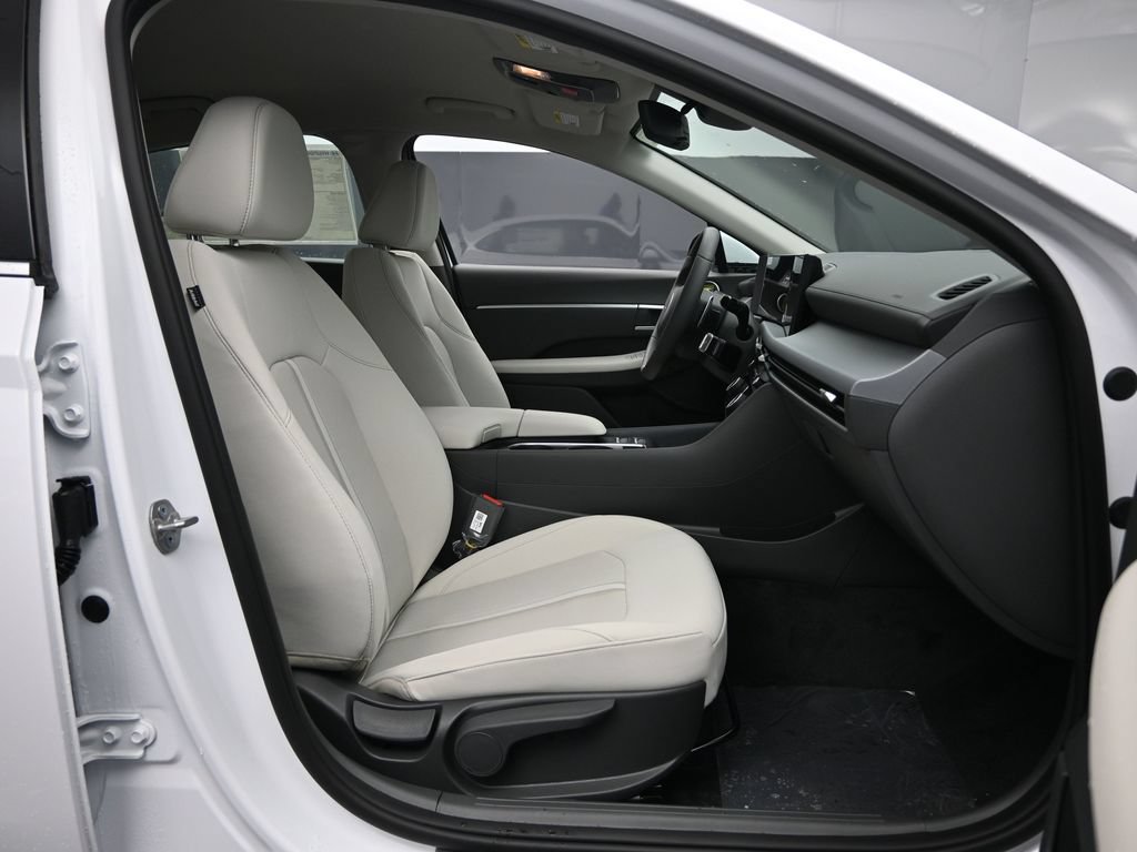 New 2026 Hyundai Sonata SEL FWD image 30
