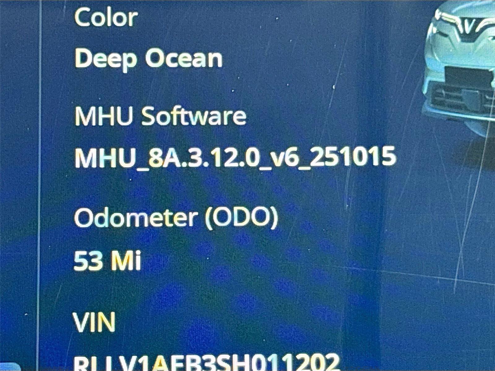 New 2025 VinFast VF 8 Eco AWD/4WD image 12