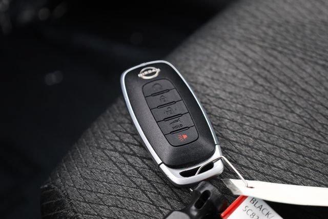 Certified 2025 Nissan Rogue SV FWD image 32