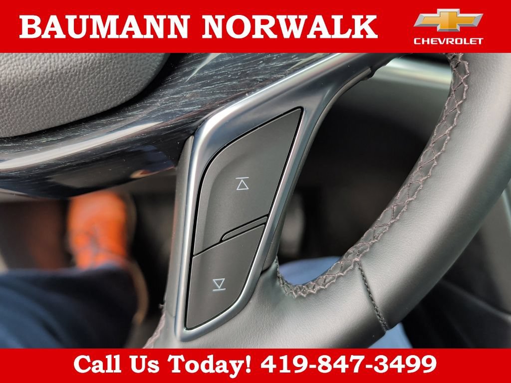 Used 2025 Cadillac XT5 Premium Luxury AWD/4WD image 35