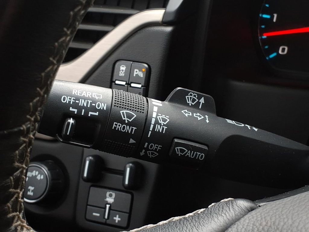 Used 2020 GMC Yukon Denali w/ Denali Ultimate Package image 26